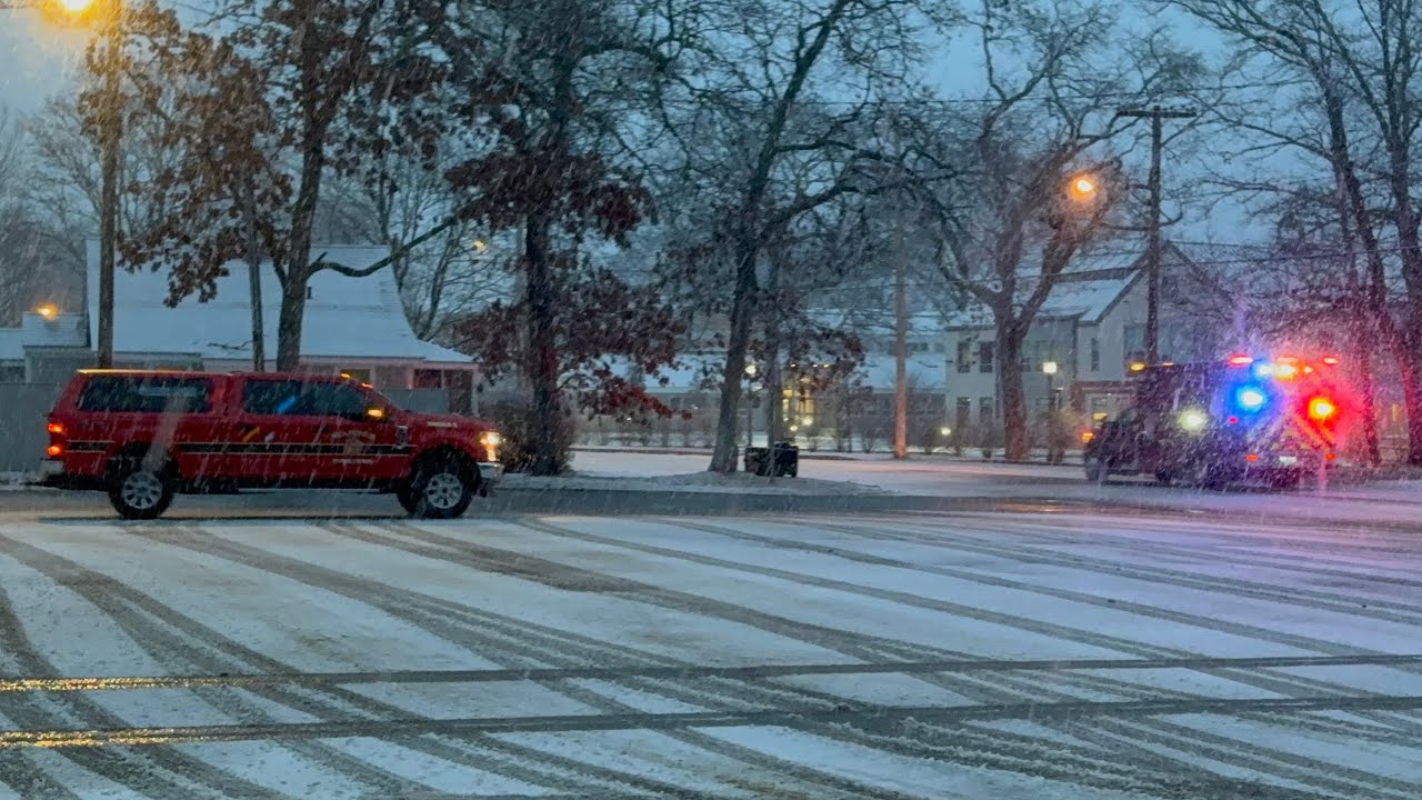 Snow problem! Marion ma fire department ambulance 2 and squad 1 responding to a medical in the snow 