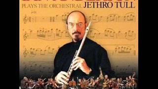 Video voorbeeld van "Ian Anderson Plays The Orchestral Jethro Tull - Budapest"