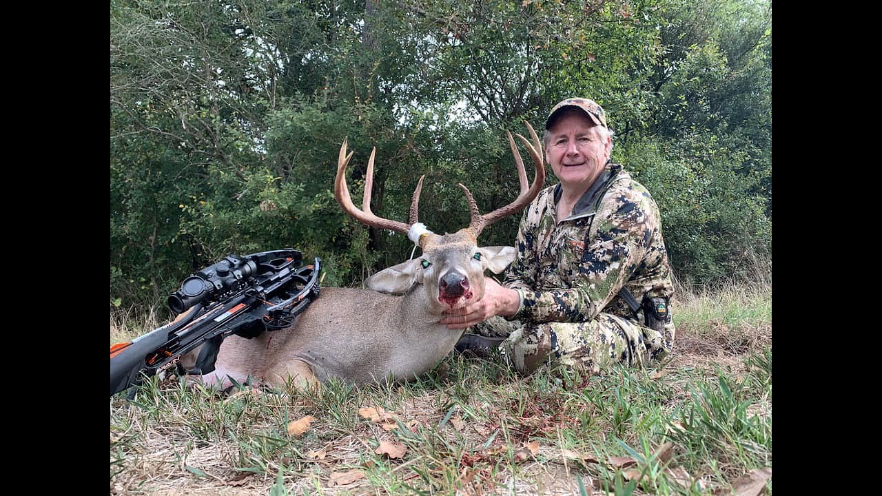 East Texas Whitetail Hunt - Ravin Crossbow 100 grain Rage NC Broadhead