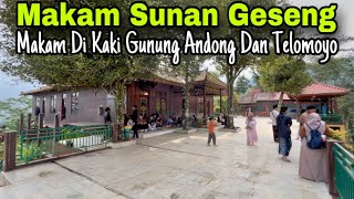 Download lagu Heading to the Tomb of Sunan Geseng at the Peak of the Hill at the Foot of Mount Andong, Grabag, ...