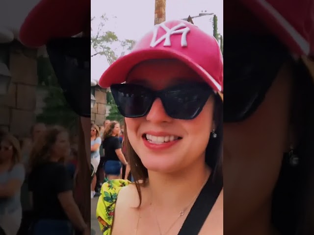 Larissa Manoela (@larissamanoela) archived Instagram Stories compilation from November 3, 2019