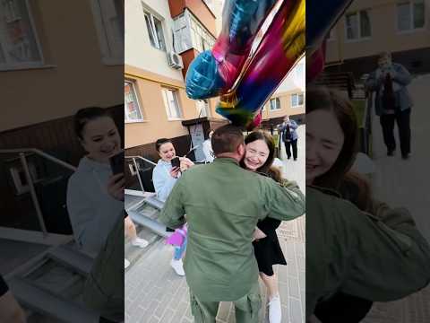 Она ЗАПЛАКАЛА, когда увидела Отца! Родители устроили сюрприз для дочки! #отец #папа #семья #родители