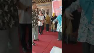 Joko Lelur Cover A. Zuber, acara Paguyuban Purna Tugas dan Klg Besar FISIP UNS di RM Mbah Wongso