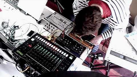 Messy Desk Sessions #4 - TR8S, DFAM & Crave