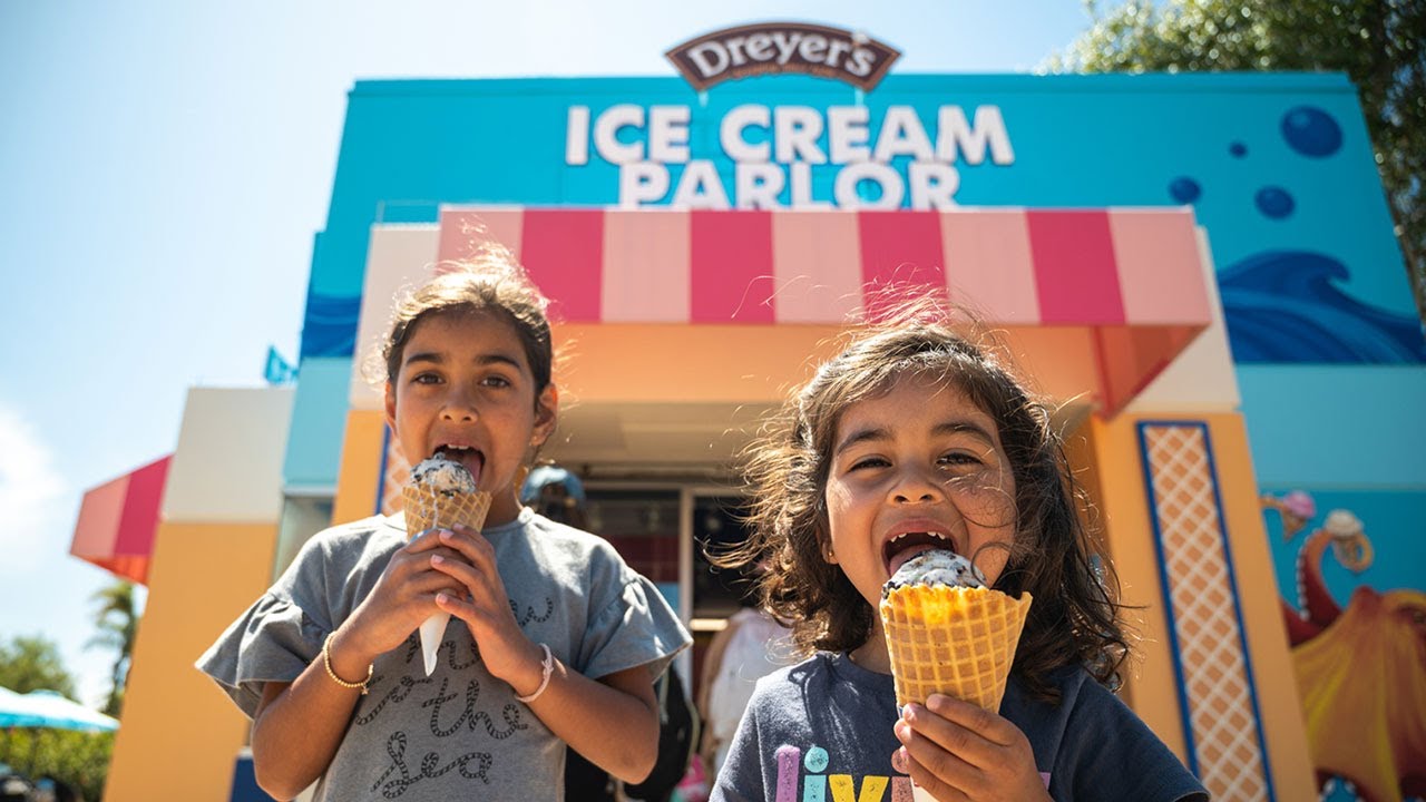 Dreyer's Ice Cream Parlor, Dining