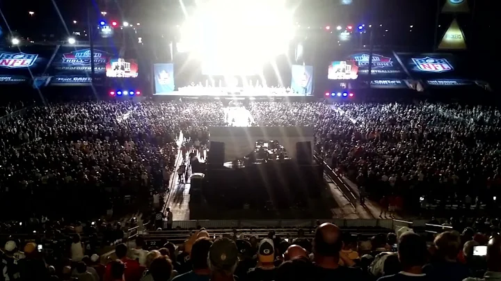 Brett Favre NFL Hall of Fame induction by Chris Be...