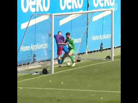 Kun Aguero debut goal for Barca in training match 🔥