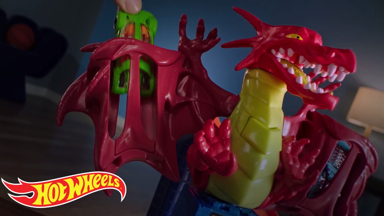  Hot Wheels Dragon Blast Play Set with Launcher for Heroic  Action : Toys & Games
