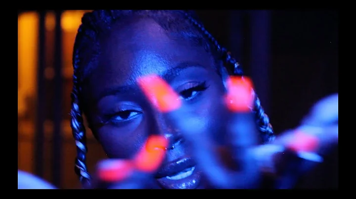 Moxie Knox - Open Up - Night Version (Video 1 of 2)