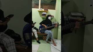 Chyput Kucing Unik Nonton Latihan Band