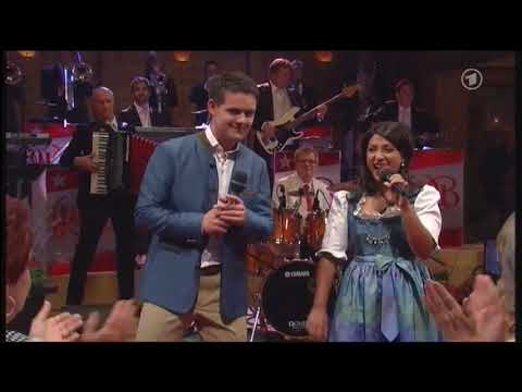 Schön, dass Ihr alle dabei seid  Belsy nud Flori Fesl