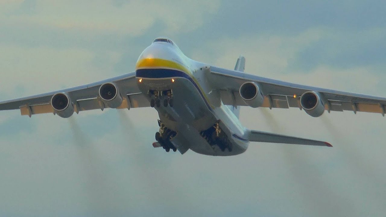 Powerful takeoff Antonov An-124 UR-82072 - Ostrava Leos Janacek Airport (OSR / LKMT) - 29.01.2018 r.