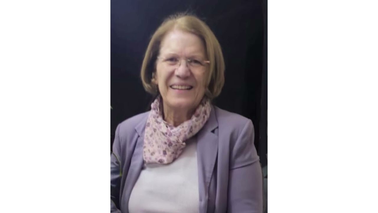 مقابلة مع الفنانة أمل مرقس في برنامج "أثير الأمل" في راديو الناس، حول عادة "خميس الأموات وحد النصارى" لدى المسلمين. 17.4.2025