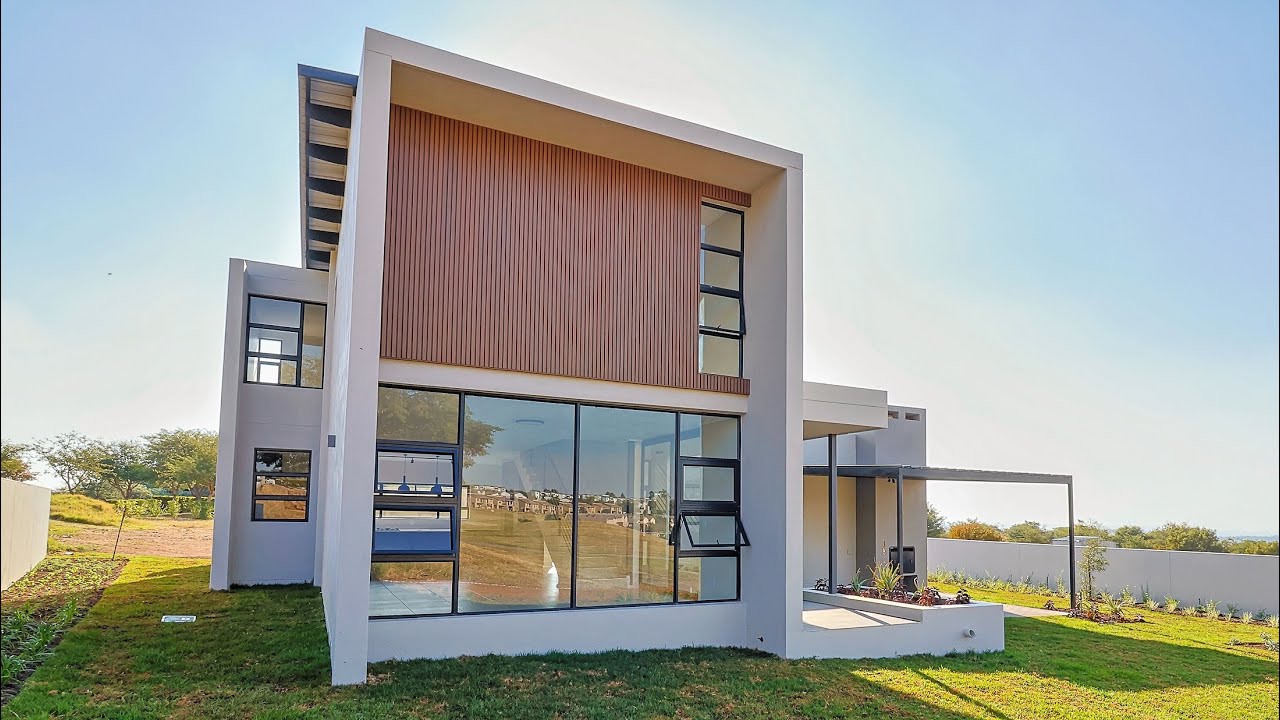 SECURE ESTATE LIVING  Innovative Design  in  St George's Precinct Jackal Creek Golf Estate