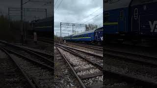 Kyiv express oraz eu07 telewizory #train #kyiv #pociąg
