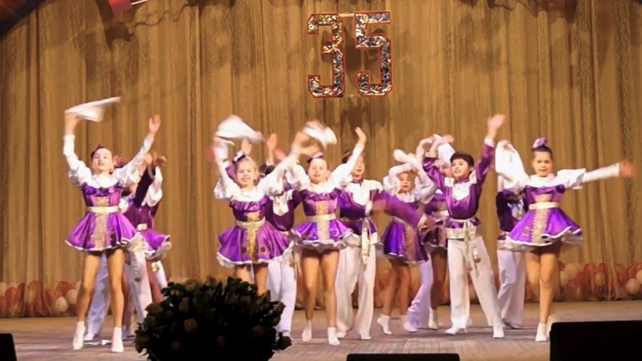 Dance ensemble “Rainbow“/Ансамбль танца “Радуга“