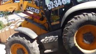 Ювелирная работа тракториста на JCB 4CX в стесненных условиях - steh39.ru Ювелирная работа тракториста на JCB 4CX в стесненных условиях - steh39.ru