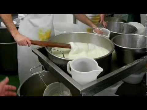 Come fare la Burrata - How to make Burrata