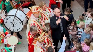 Kinderprinzenpaar 2023 Kamelle aufwiegen in Shopping Arkaden Bocholt