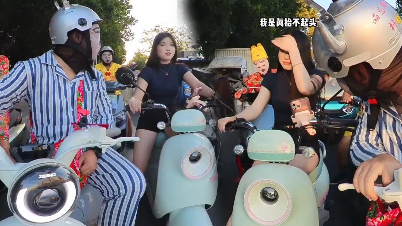 路上偶遇长腿漂亮小姐姐，一路跟随让她嗨起来#搞笑#社恐#社死