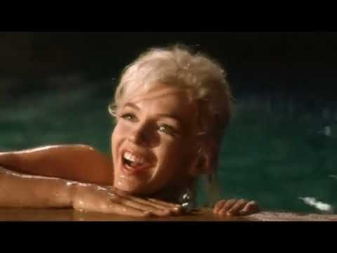 Marilyn Monroe - Something´s Got to Give (1962). Pool Scene - Rare outtake footage. George Cukor .