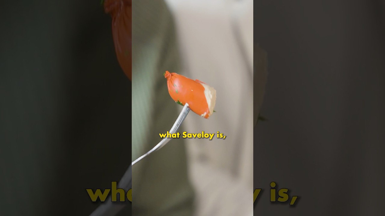 Brits try to describe what Saveloy tastes like!
