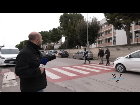 Video Bari, Polizia locale fuori dalle scuole. Il servizio è un disastro: disagi per strada e negli uffici