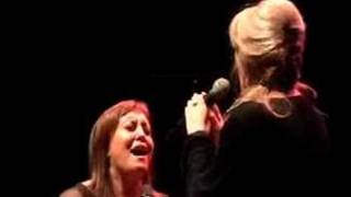 UXIA & CRISTINA FERNANDEZ - ALALA DAS MARIÑAS