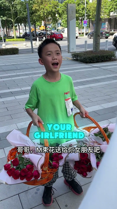 Langlang earned money and bought new high heels for Mom#funny