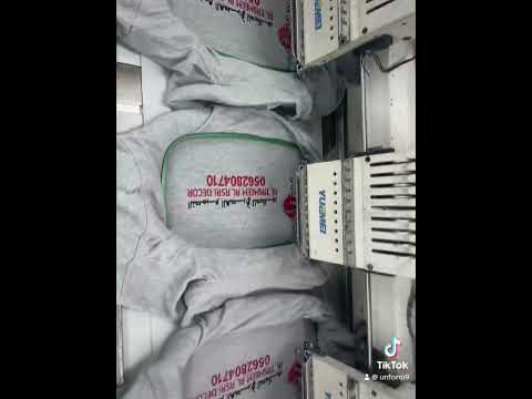 توريد وتصنيع ملابس عمال مع خياطة شعار الشركات بي افضل جوده