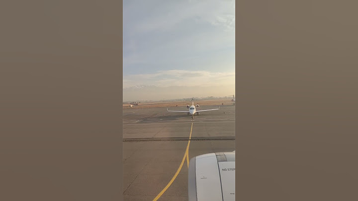 Скоро взлетим, а пока едем. Алматы, Казахстан. Soon to depart, but not yet. Almaty, Kazakhstan.