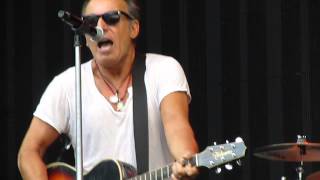 Bruce Springsteen - "Growing Up", Live, acoustic pre-concert performance. Paris, 29th June 2013 chords