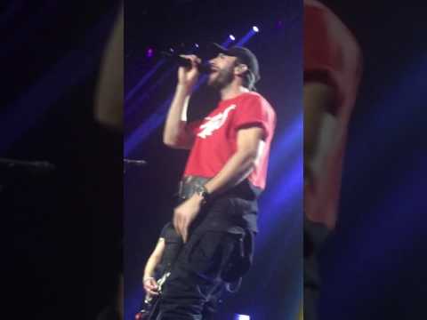 Sam Hunt performs "Body Like A Backroad" at SB51 Club Nomadic  2/2/17