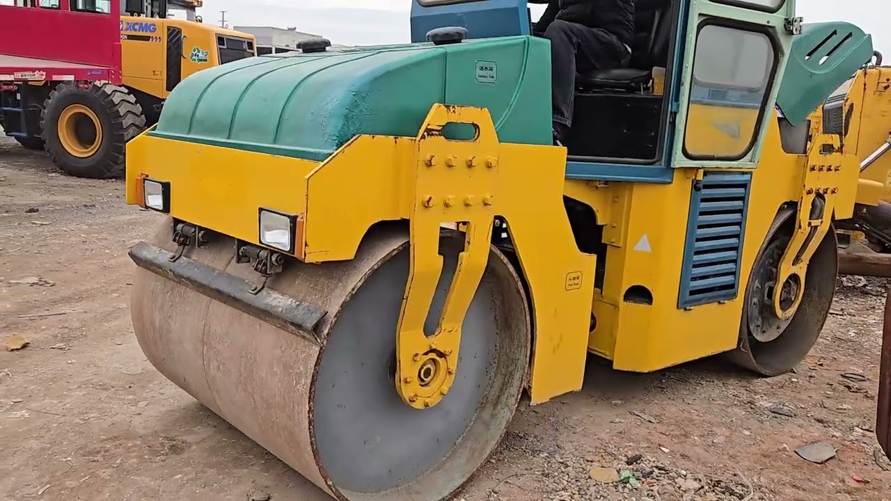 Used XCMG 8-ton double smooth drum road roller, reliable performance,  WhatsApp +8613764387268