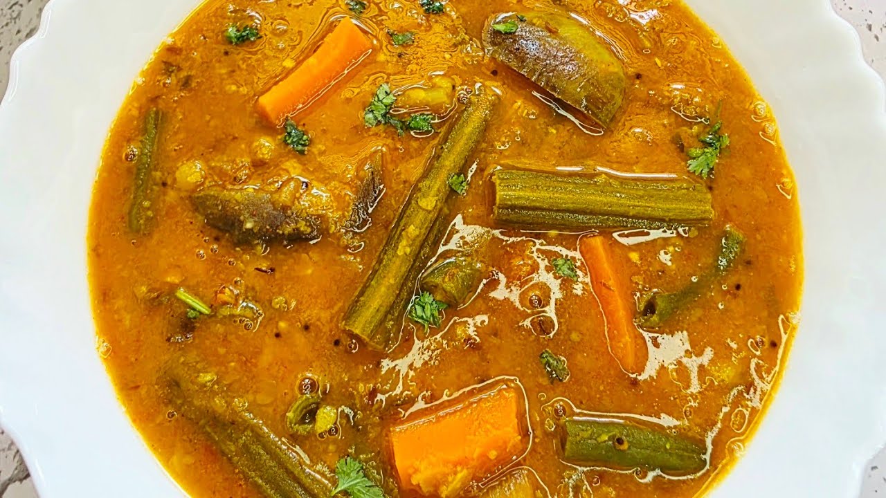 ಇಡ್ಲಿಗೆ ಅನ್ನದ ಜೊತೆಗೆ ಕಾಯಿ ರುಬ್ಬಿ ಹಾಕ್ದೆನೆ ಸಾಂಬಾರ್ ಪುಡಿ ಹಾಕಿ ಮಾಡೊ ತರಕಾರಿ ಸಾಂಬಾರ್/Vegetable Sambar‼️