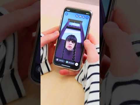 Фото с Уэнсдей