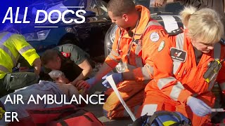 Air Ambulance ER: Teenager Gets Trapped Between Two Cars | Medical Documentary | Documental