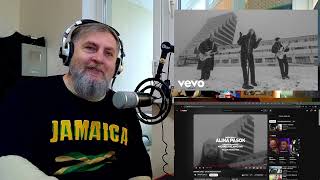 картинка: Реакция Батя Тестит на Molchat Doma - Live at Panorama Hotel