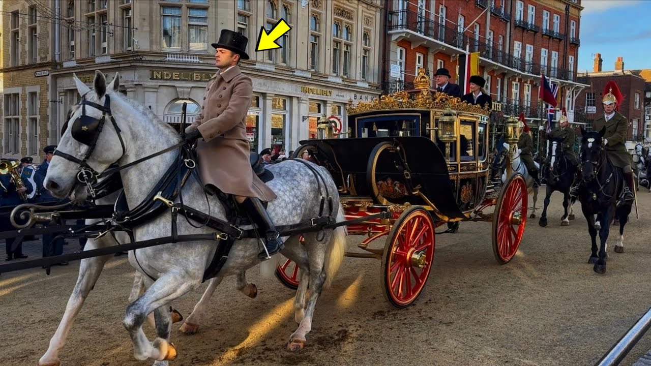 Beautiful Royal Tradition Caught On Camera heading to Windsor Castle 🇬🇧