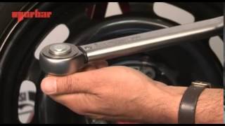 How To Use A Torque Wrench 2