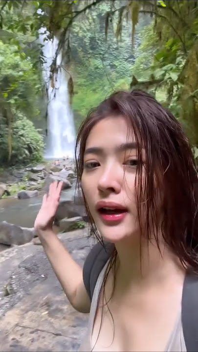 Bagus banget air terjunnya #darasarasvati #trending #peoplereaction #airterjun #shorts
