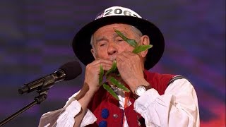 Jezioro Łabędzie zagrał na liściu! To bardzo wszechstronny muzyk [Mam Talent!] screenshot 5