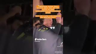 Politie Danst Mee Met Turkse Ek Fans Engels Cop Dances With Turkish Football Fans