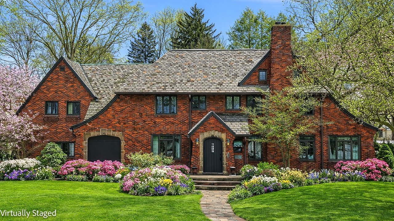 Charming Tudor Home | 1153 Sunset View Drive - Akron, OH (4K)