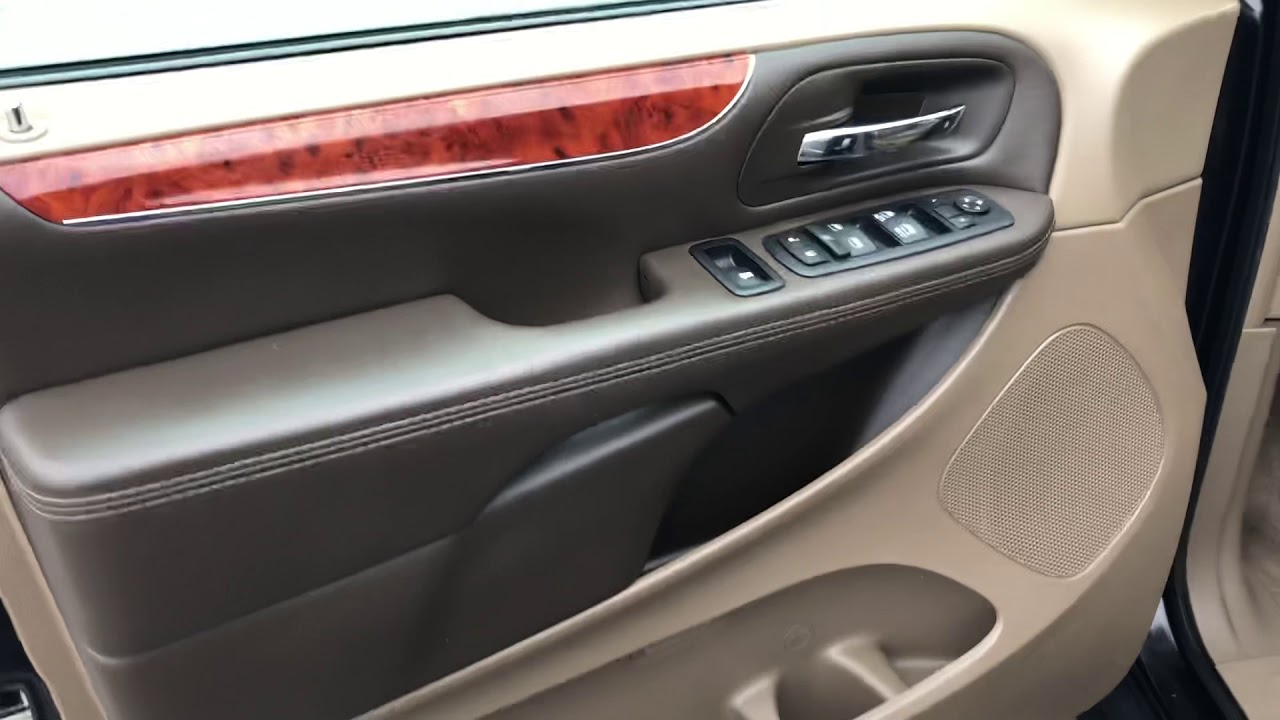 2016 Chrysler Town & Country 