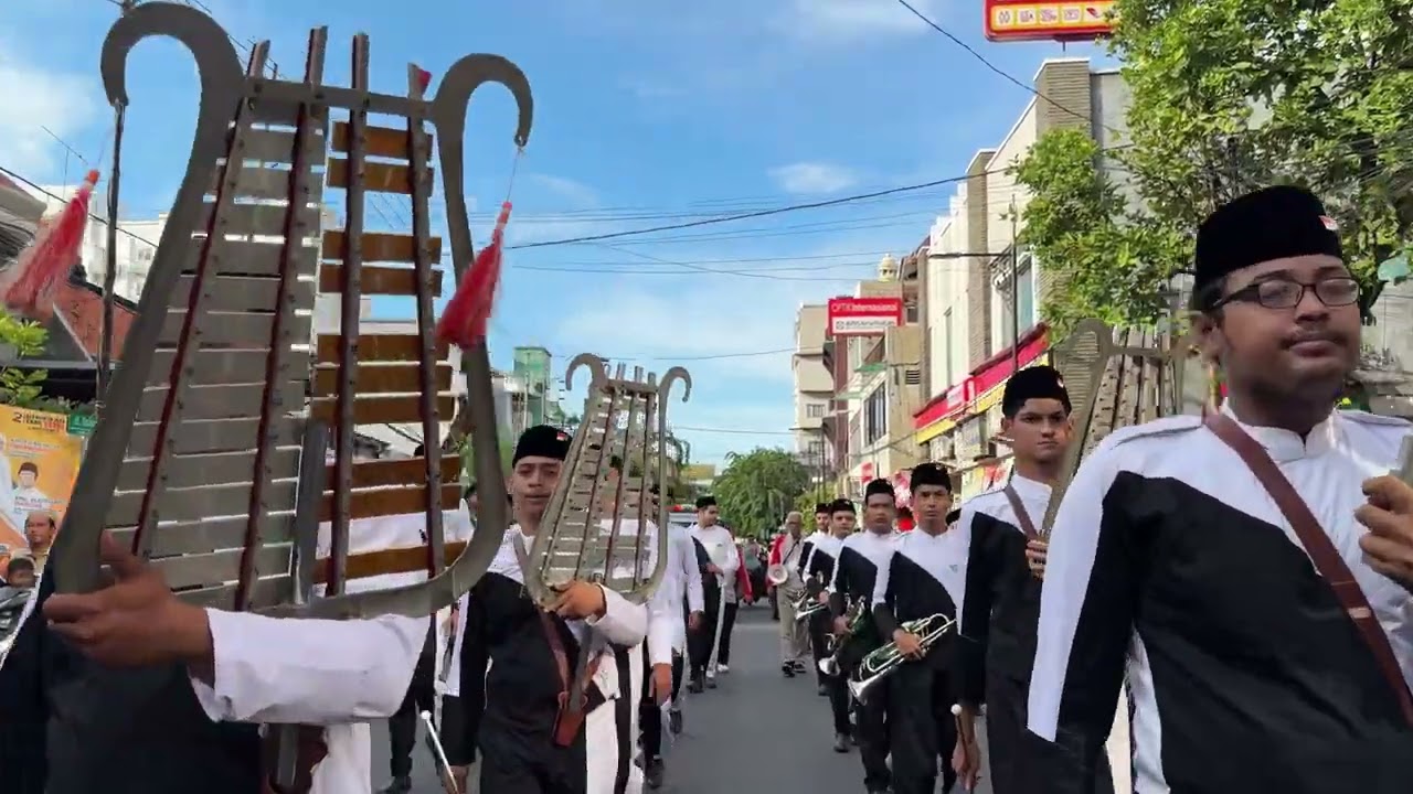 MERIAH !! CORPS DRUMBAND AL IRSYAD PEKALONGAN TAMPIL DI SURABAYA MILAD AL IRSYAD YANG KE 110