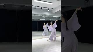 Here s a simple and good-looking Preface to the West Tower series without a circle. Sister