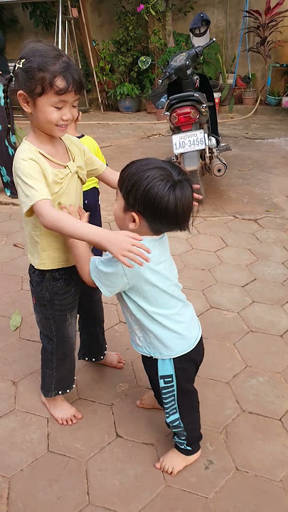 let's play with jj hahahahaha