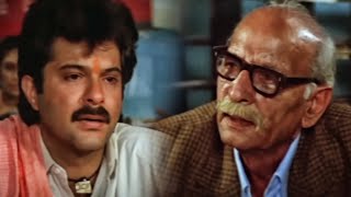 Anil Kapoor is inquiring about a job in the post office.