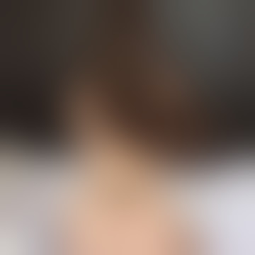 Vanessa Bohorquez sexy bikini en cama